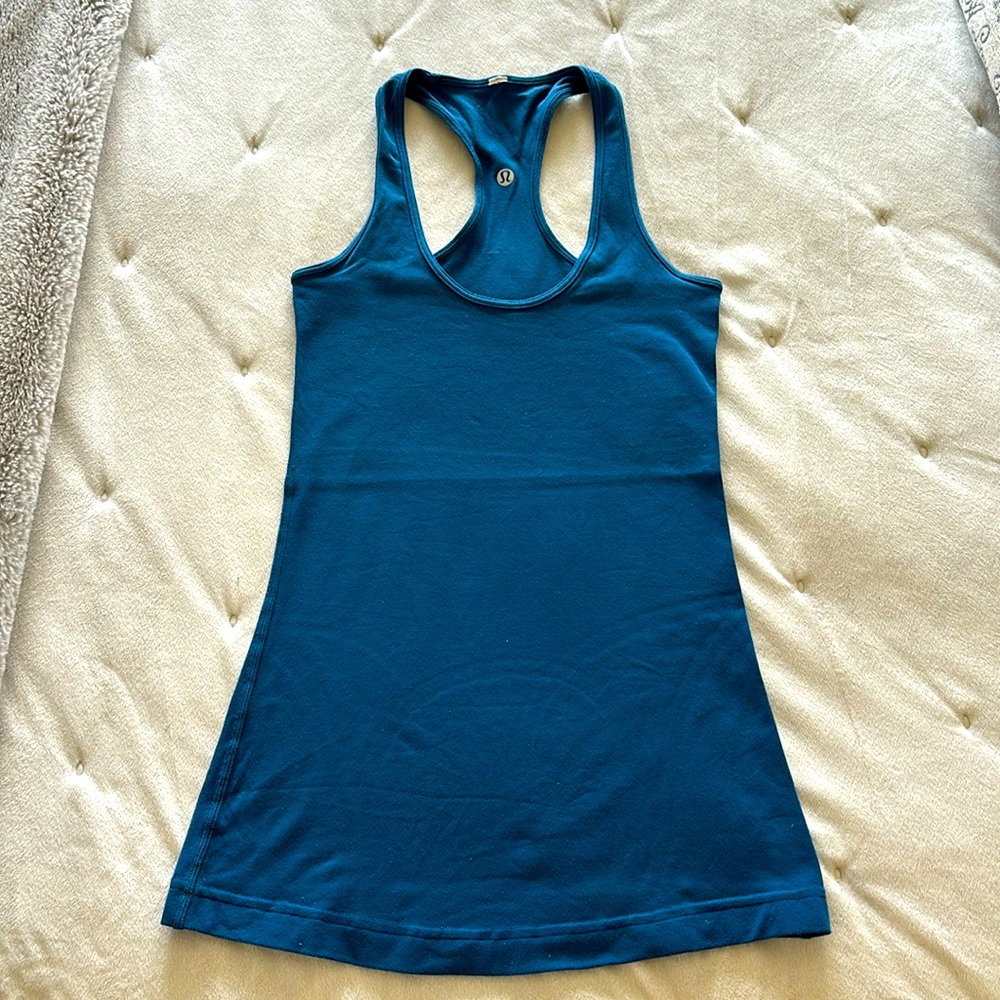 Lululemon Swiftly racerback tank for women in peacock blue.